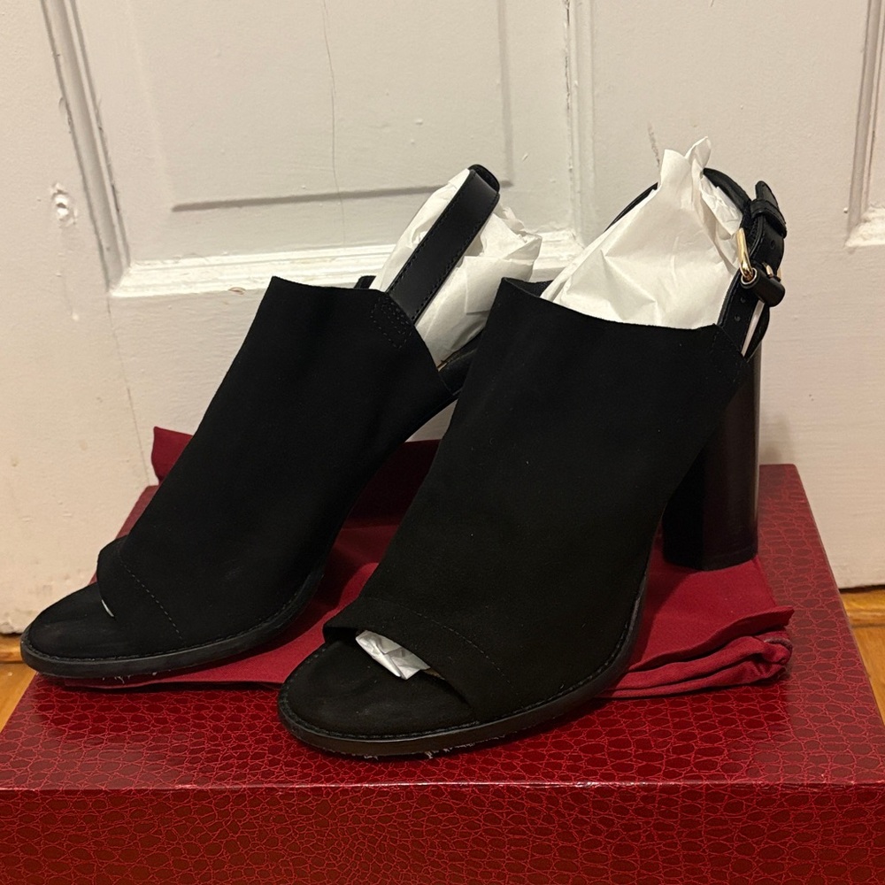 Tamara Mellon Black Open-Toe Slingback Block Heel Sandals